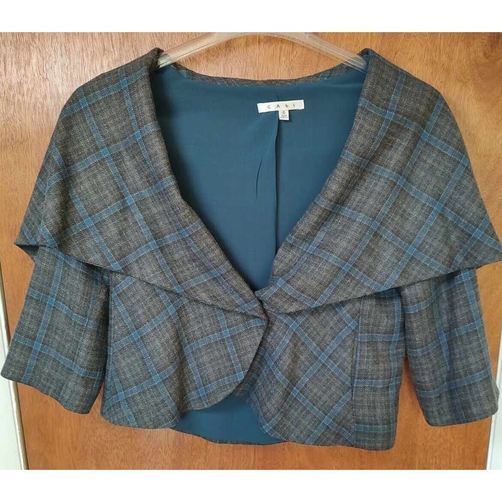 CAbi size 6 #916 gray blue plaid 1-button drape cape blazer jacket shrug